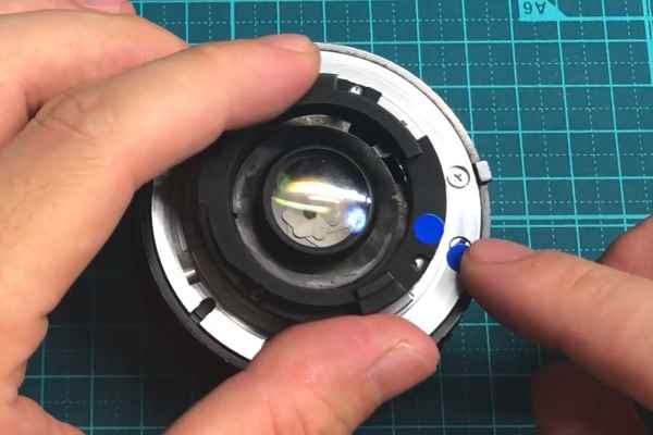 ニコン Nikon AF NIKKOR 20mm F2.8 D 前玉・後玉の分解方法 | リペア 